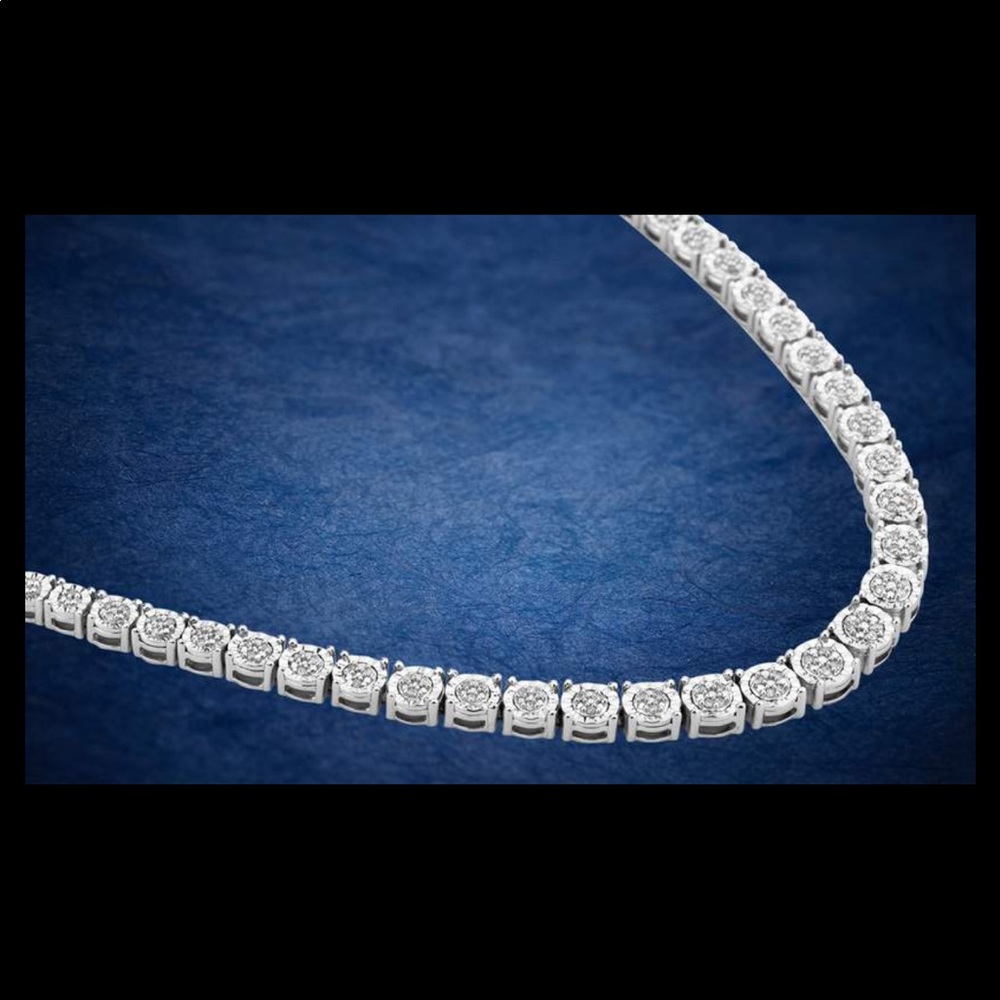 🆕Brand New Beautiful silver Diamonds Necklace
